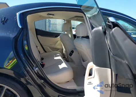 2022 Maserati Ghibli Modena Q4 из США, поврежденный, VIN ZAM57YTM4NX399942